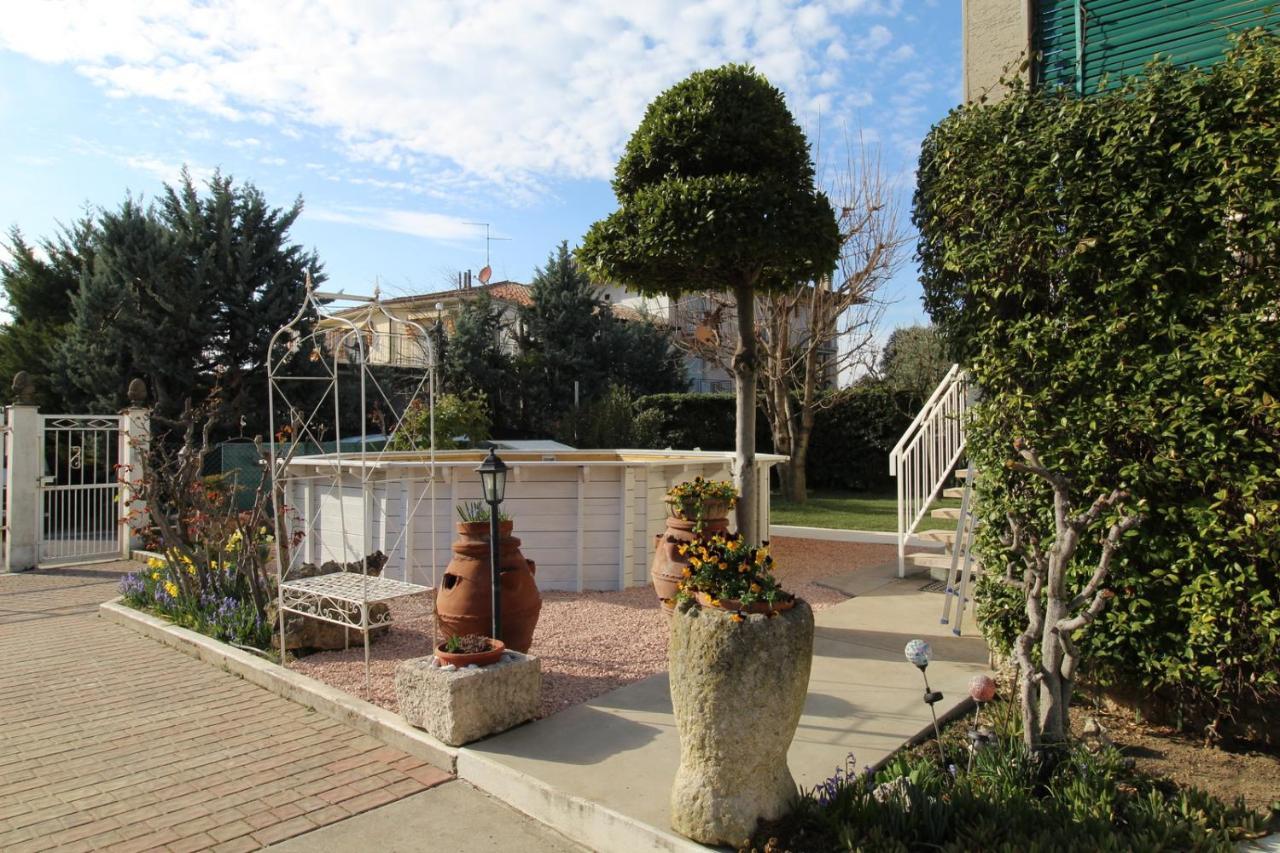 Villa Le Fate Dimora Di Charme Con Piscina 라찌제 외부 사진